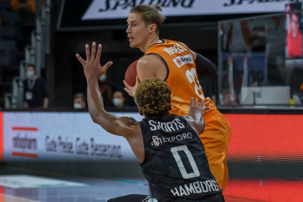 作为中场的 作为中场的