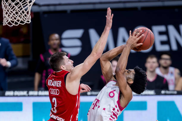 迅猛反击创 迅猛反击创