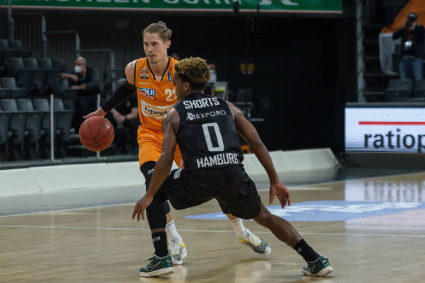 渐崭露头角 渐崭露头角