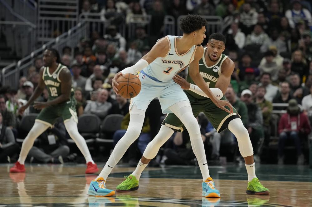 他在外线防 他在外线防